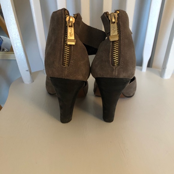 Amazing heels! - Picture 4 of 5